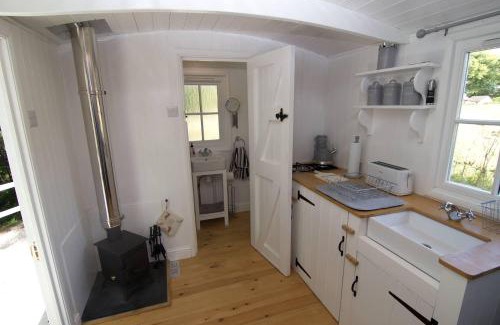 Spean Bridge Apartment | Riverside Bothy at Allt A'Mhuilinn