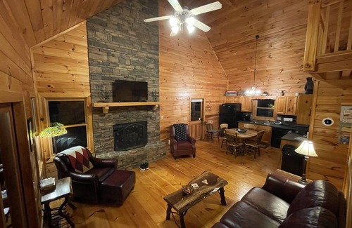 Ellijay Cabin | Riverside Cabin with Gameroom, Deer, & Fishing.