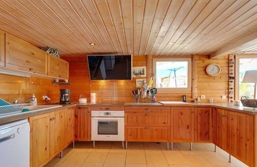 Le Cheylard House | Riverside Chalet Retreat