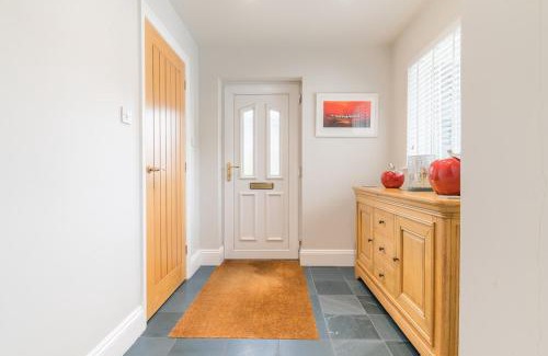 Backbarrow House | Riverside Cottage 6 guests 4 adults max hot tub