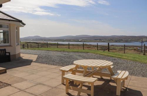 Eyre House | Riverside Cottage