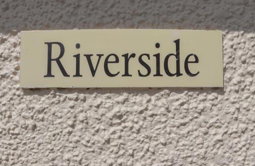 Eyre House | Riverside Cottage