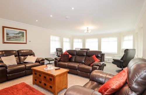 Eyre House | Riverside Cottage