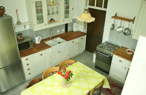 Josselin Cottage | Riverside cottage in Medieval Josselin, great for sightseeing or relaxing