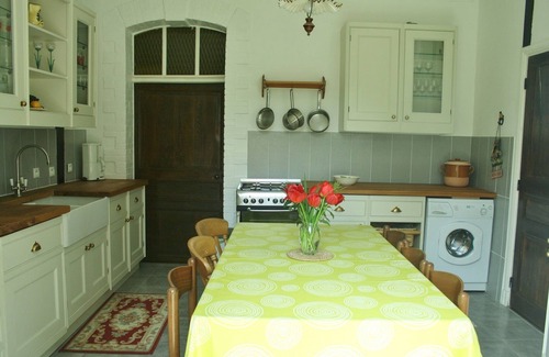Josselin Cottage | Riverside cottage in Medieval Josselin, great for sightseeing or relaxing