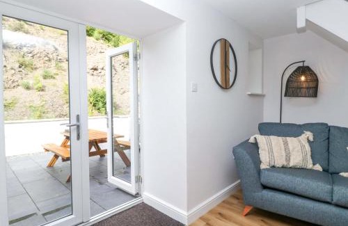 Keswick House | Riverside Cottage No 4