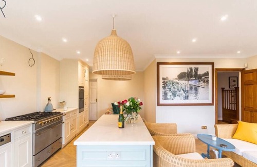 Cookham Dean House | Riverside Escape Marlow, Large Luxury Family Home