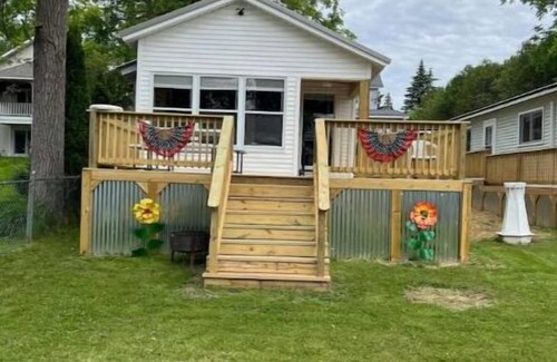 Indian River Cabin | Riverside Escape Perfect for Families & Friends