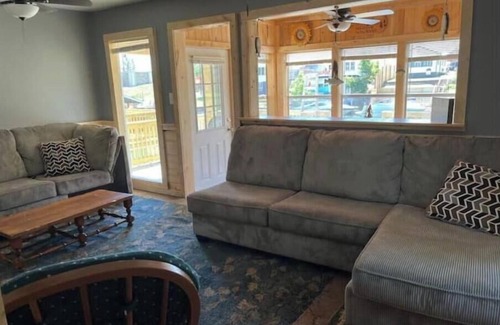 Indian River Cabin | Riverside Escape Perfect for Families & Friends