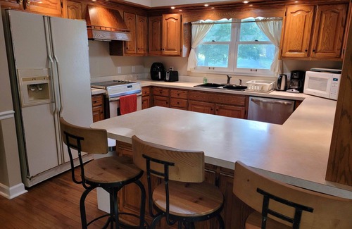 Shelbyville House | Riverside Getaway - Enjoy Quiet Life Right on the Duck River