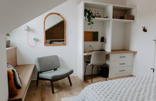 Carver Apartment | Riverside Getaway - Rev Up, Connect, Rest