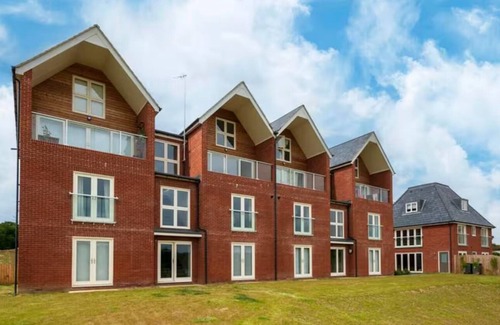 Melton Apartment | Riverside Haven in Woodbridge | Private Balcony