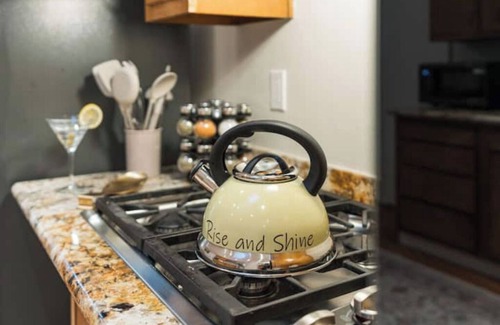 Old Southwest House | Riverside Haven with Home Theater sleeps 8