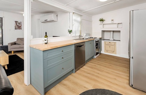 Bolto Cabin | Riverside Holiday Home