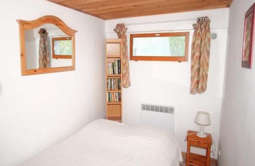 Taglio-Isolaccio House | Riverside Home in Folelli