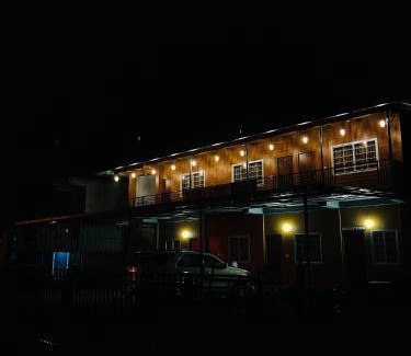 Mannarkkad Hotel | Riverside homestay