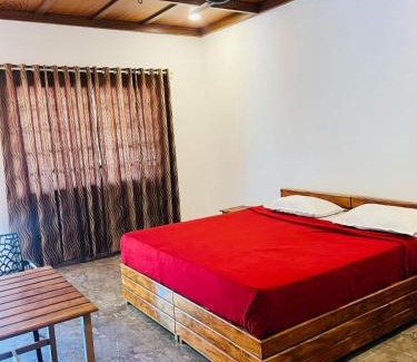 Mannarkkad Hotel | Riverside homestay