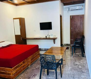 Mannarkkad Hotel | Riverside homestay