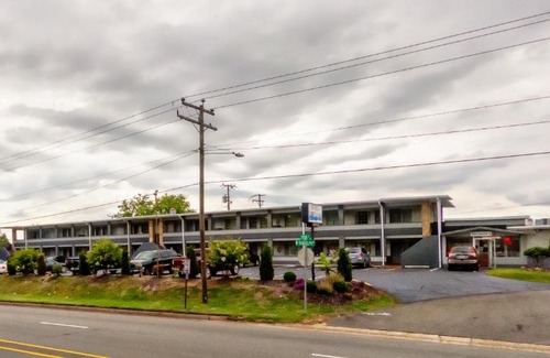Hopewell Hotel | Riverside Inn and Suites