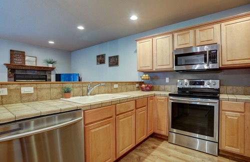 Three Rivers House | Riverside Location with AC, EV charger, Fireplace, Bikes, Community Pool/Courts/Trails