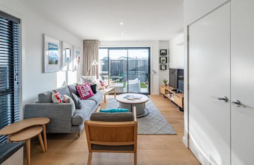 Albert Town House | Riverside Lodge - Luxury Two Bedroom With Hot Tub
