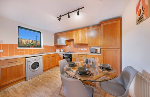 Central Aberdeen Apartment | Riverside Lodge - overlooking the River Dee