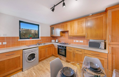 Central Aberdeen Apartment | Riverside Lodge - overlooking the River Dee