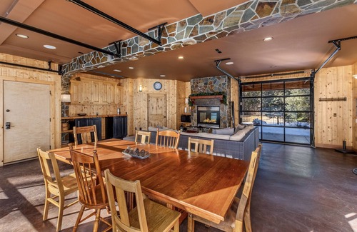 Leavenworth House | Riverside Loft Suite 1 Bedroom Home