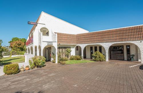 Whanganui Hotel | Riverside Motel