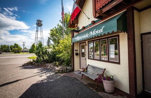 Hayward Hotel | Riverside Motel