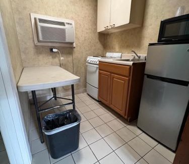 Columbia Way Hotel | Riverside Motel