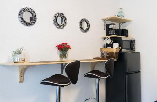 Newtown Apartment | Riverside Oasis