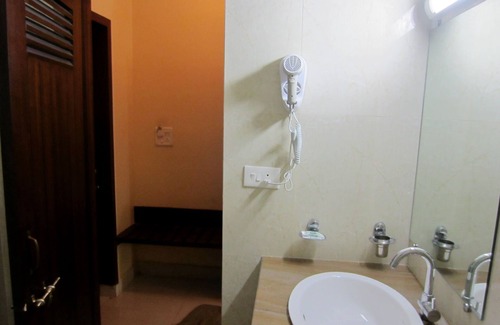 Baga Hotel | Riverside Regency Resort