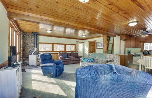 Watertown Cottage | Riverside Retreat Near Trails in Johnson Creek