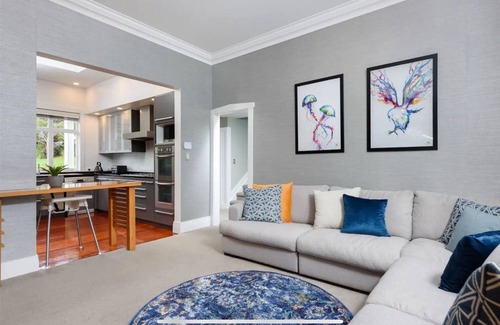 Lower Kaimai House | Riverside Retreat Luxury Holiday House