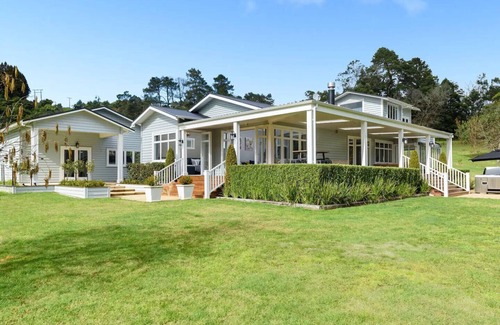 Lower Kaimai House | Riverside Retreat Luxury Holiday House