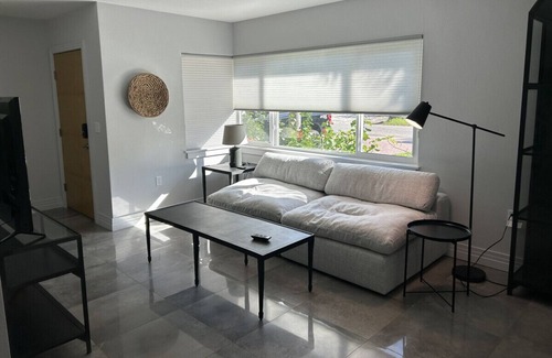 Riverside Heights House | Riverside Retreat near Armature