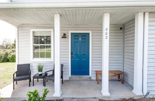 Barclay Drive House | Riverside Retreat Near 5 Points