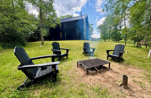 Oconto House | Riverside Retreat: Where Nature & Luxury Meet