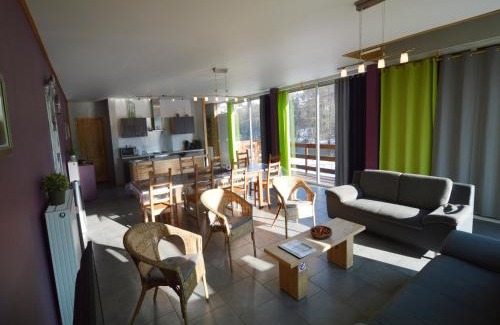 Coo House | Riverside Retreat with Sauna