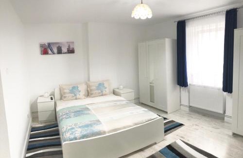Ramingstein Apartment | Riverside Ski Apartment
