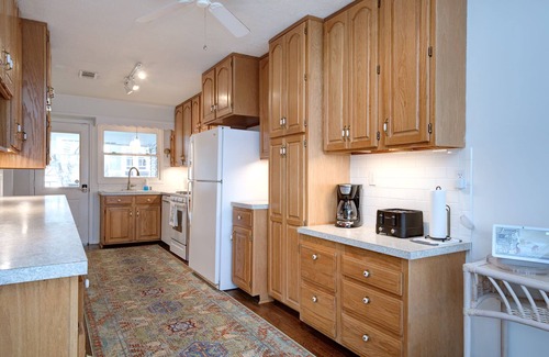 Jeffersonville House | Riverside spot! 8 mls or less to Louisville, Jeffersonville & public boat ramp.