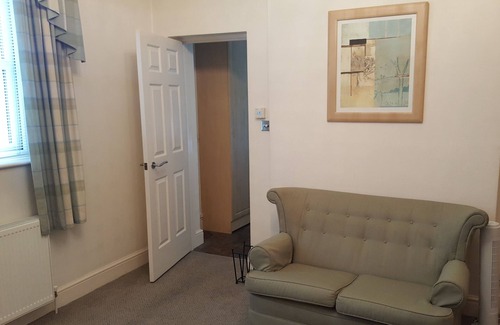 Staines Apartment | Riverside Super Studio Apartment Staines Near Heathrow/London