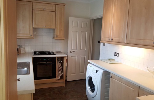 Staines Apartment | Riverside Super Studio Apartment Staines Near Heathrow/London