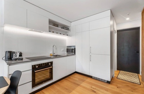 Albert Town Apartment | Riverside Terrace Sum