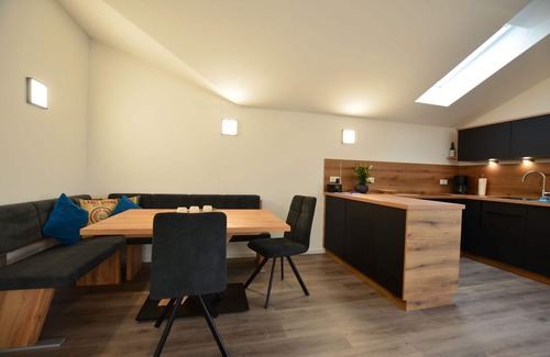 Grundl Apartment | "Riverside WG 10: your perfect retreat for unforgettable adventures!"