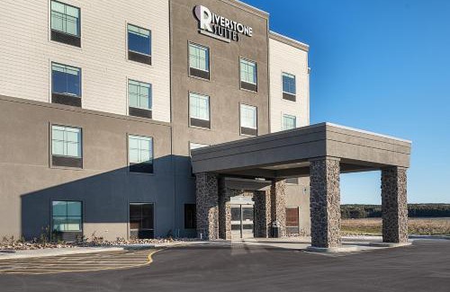 Chippewa Falls Hotel | Riverstone Suites by Cobblestone Hotels - Chippewa Falls