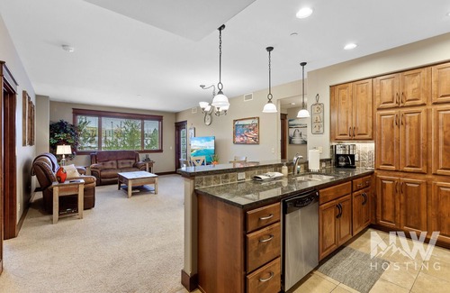 Coeur d'Alene Condo | Riverstone Village—2nd Floor Condo, Elegantly Furnished Retreat with a Modern Kitchen!