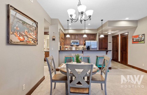 Coeur d'Alene Condo | Riverstone Village—2nd Floor Condo, Elegantly Furnished Retreat with a Modern Kitchen!