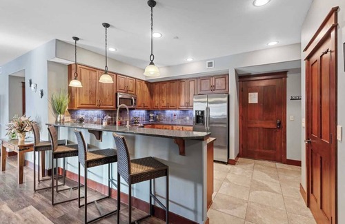 Coeur d'Alene Apartment | Riverstone Village—Spacious 2nd Floor Corner Unit w/Wrap-Around Patio